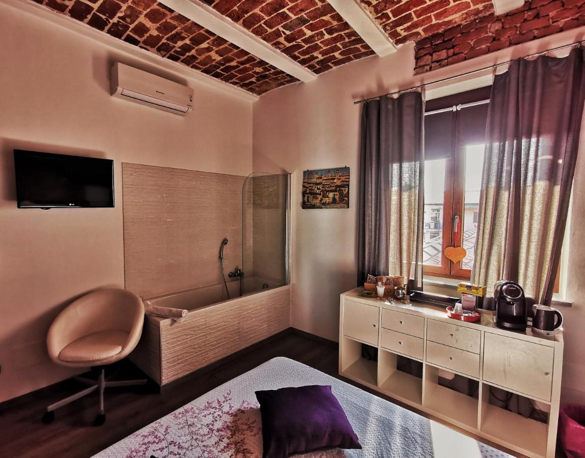 Regis B&B Camere Centro Storico Chivasso Exterior foto